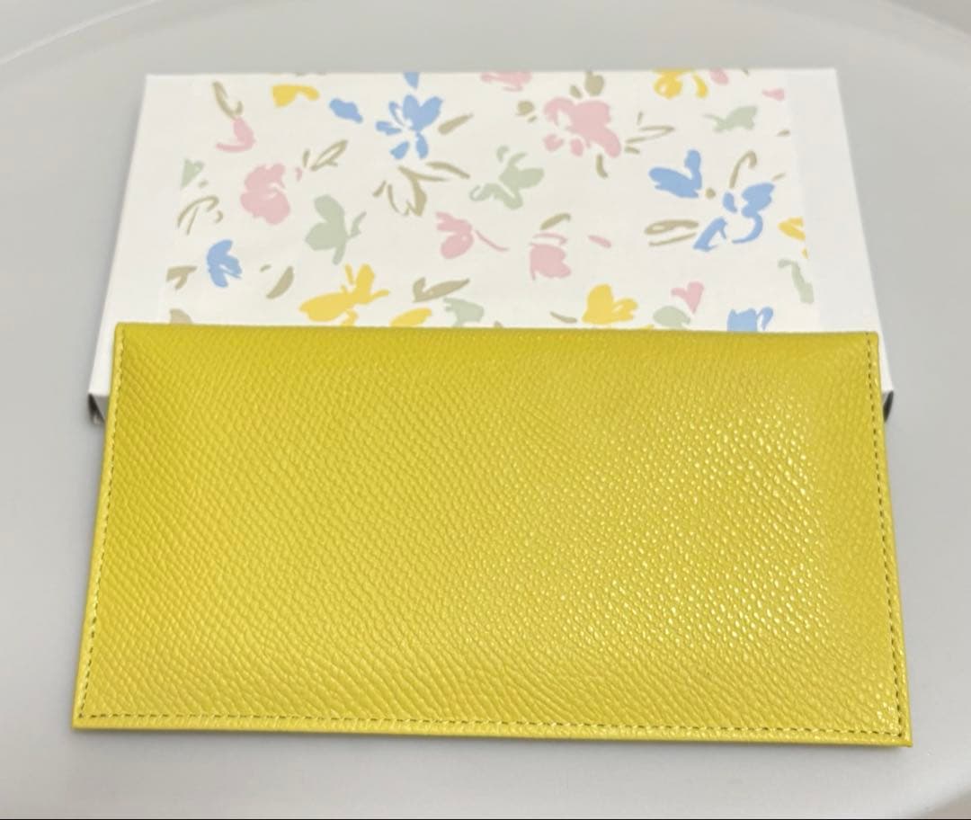 新品未使用】皇居 限定 長財布 菊の御紋 レモンイエロー 本革 - メルカリ