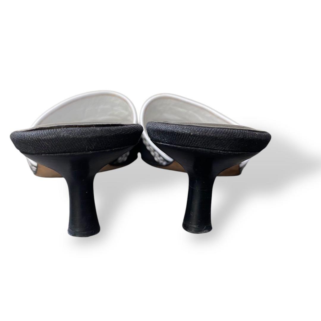 CHANEL ロゴ刺繍 ミュール 白 黒 23-23.5cm - メルカリ