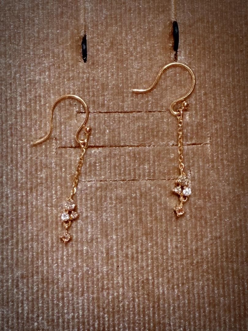 ete】2019クリスマスオーヴ K18両耳ピアス