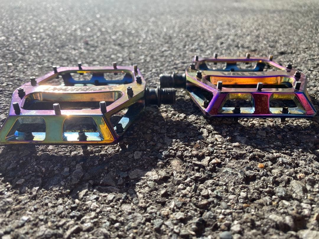 DMR VAULT LACON フラットペダル マルチカラー MTB DMR Vault Lacon