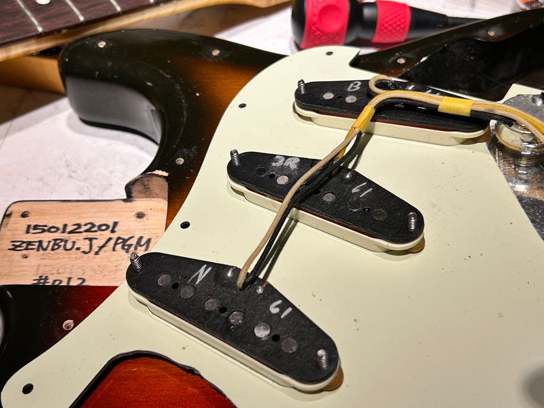 ろ 様専用 K.nyui KNST ストラトキャスター2015年製 - メルカリ