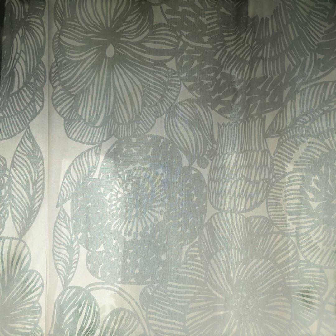 MARIMEKKO KURJENPOLVI グレー (廃番の生地)花柄 カーテン
