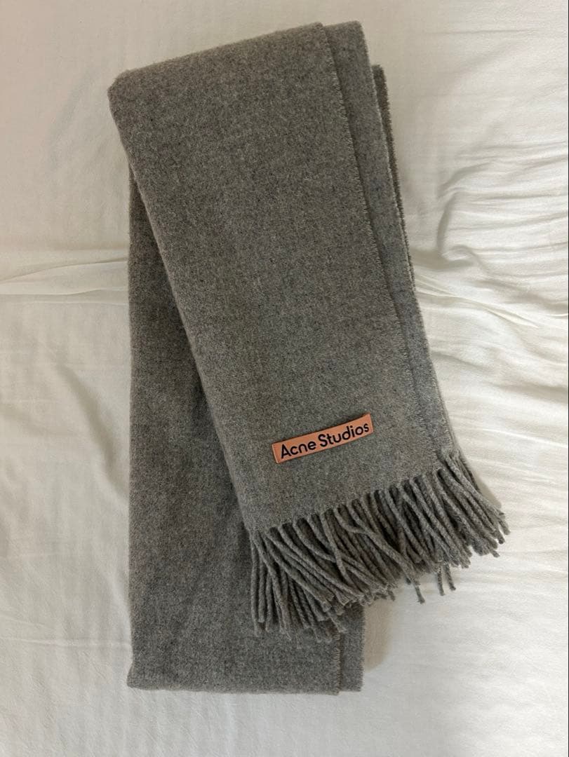 Acne Studios フリンジウールスカーフ Acne Studios フリンジウールスカーフ｜トゥモローランド 公式通販