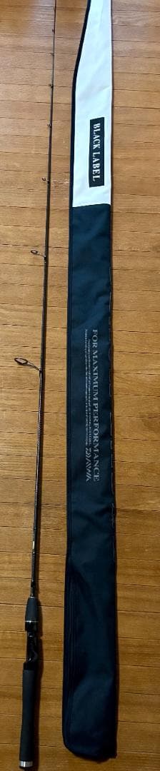 ダイワ　ブラックレーベル　６０１１ＬＭＬＸＳ−ＳＴ／バスロッド ダイワ(Daiwa) ブラックレーベル(バーサタイル) 6011LMLXS-ST 01403958