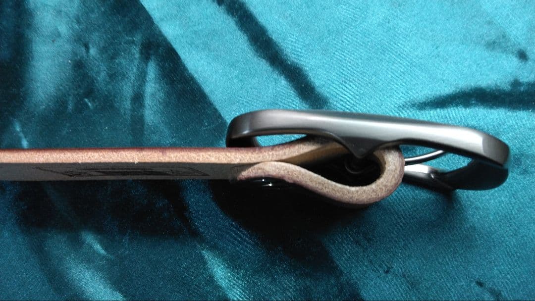 昭南ベンズレザーツタ＆フラワースタッズベルトチョコ - メルカリ