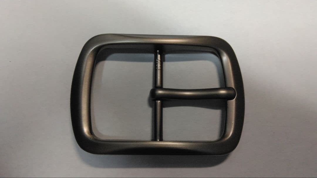 昭南ベンズレザーツタ＆フラワースタッズベルトチョコ - メルカリ