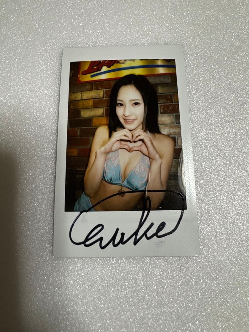 ◇桃谷エリカ 直筆サイン入りチェキ セクシー女優 - メルカリ