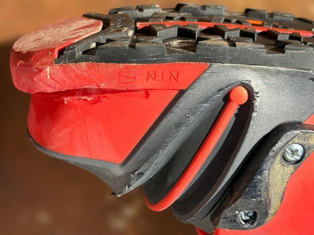 GARMONT テレマークスキーブーツ 赤/黒　25.5cm