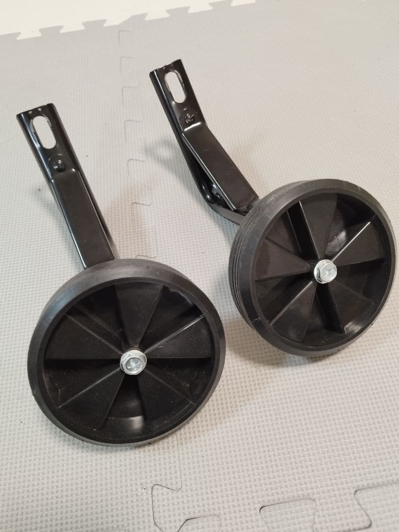 よつばサイクル 16インチ ヒーローレッド (補助輪パーツ付き)