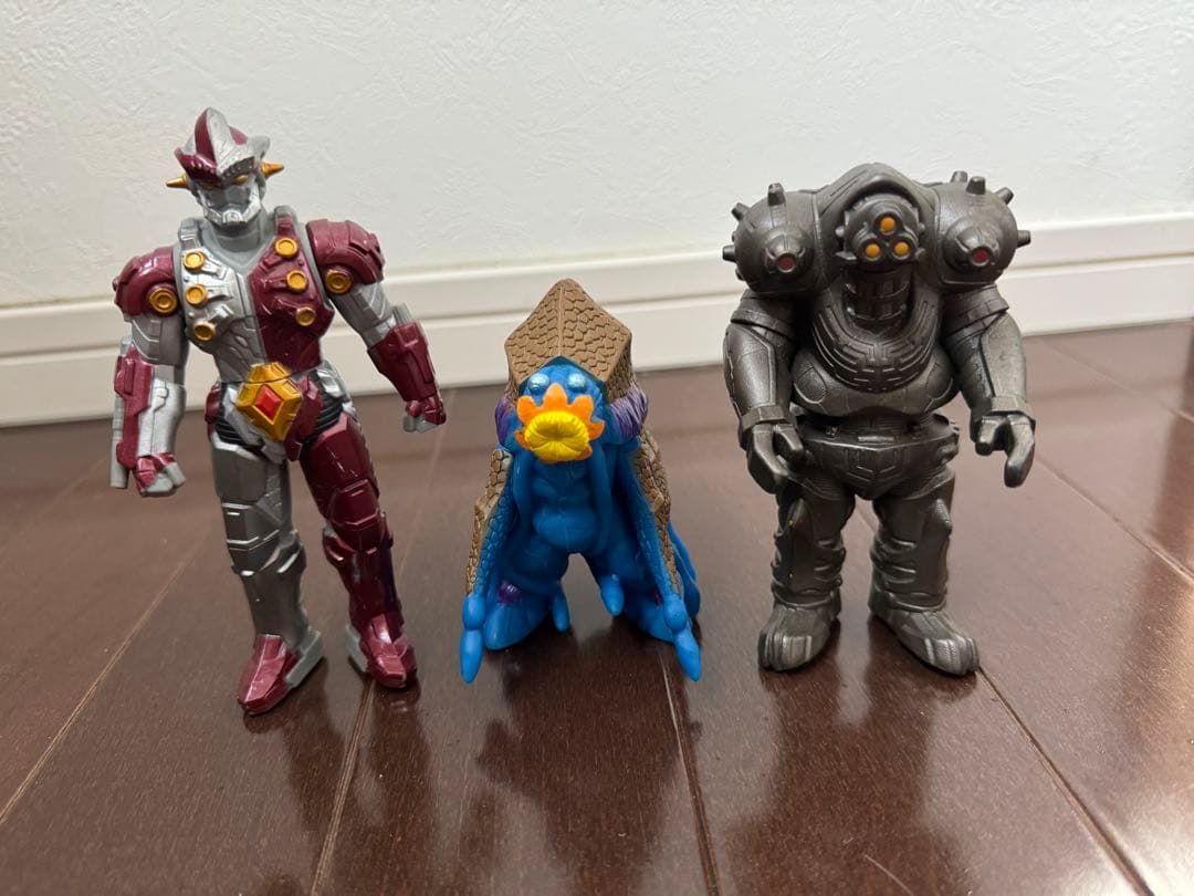 ウルトラマン ウルトラ怪獣 ソフビ20体 まとめ売り - メルカリ
