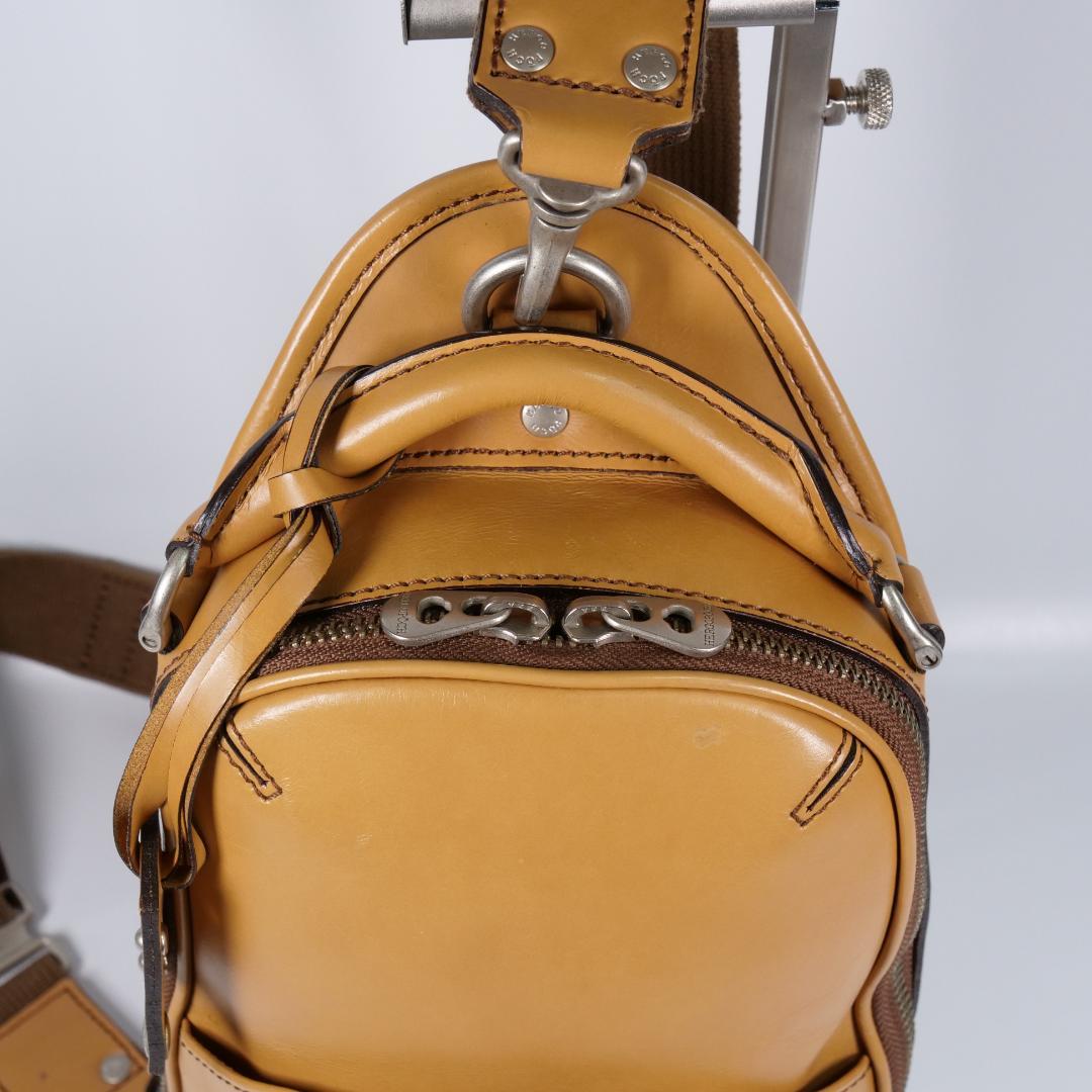美品✨ エルゴポック HERGOPOCH ボディバッグ レザー キャメル - メルカリ