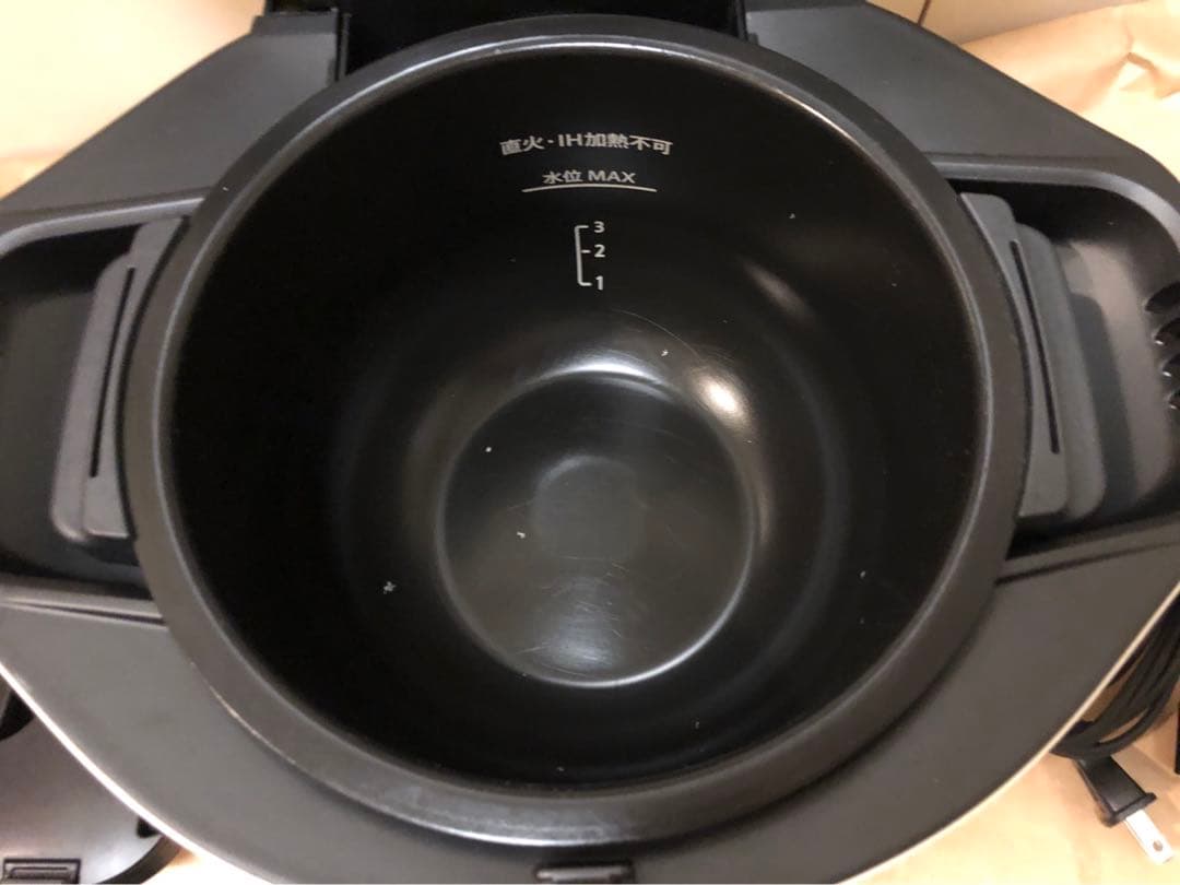 シャープ　HEALSiO 水なし自動調理鍋 KN-HW16G-W 1.6L