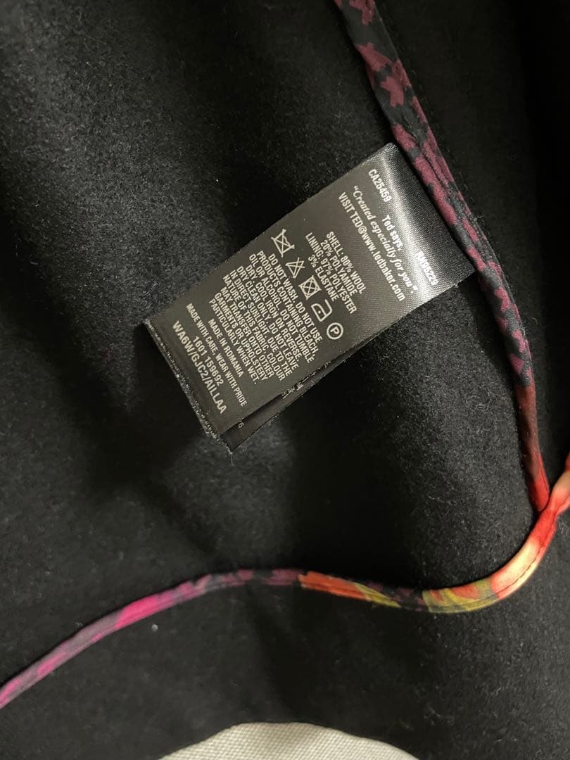テッドベイカー TED BAKERブラック ケープコート 金属留め具