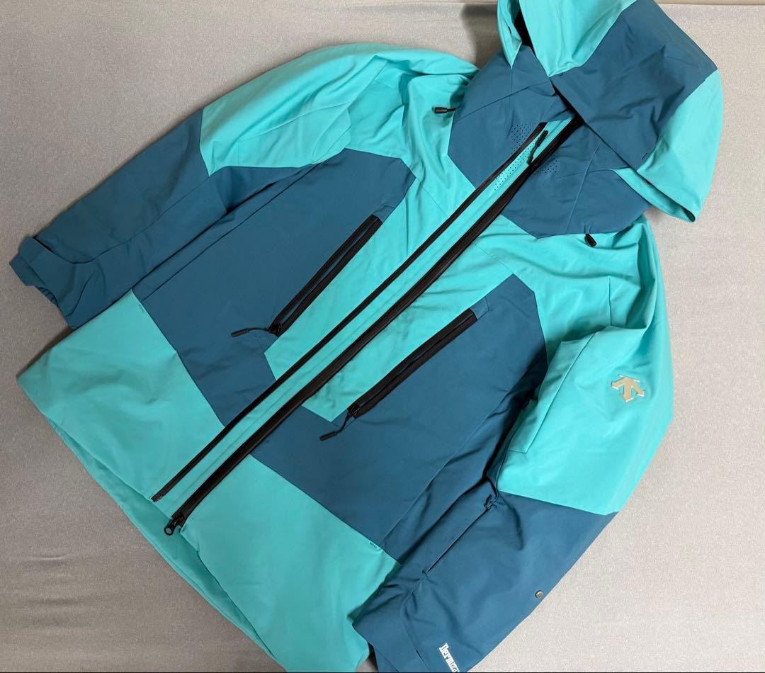 デサント スキーウェア上下　Mサイズ 2024モデル DESCENTE（デサント） DESCENTE DWMWJH71 M's SUIT 23-24モデル スキー