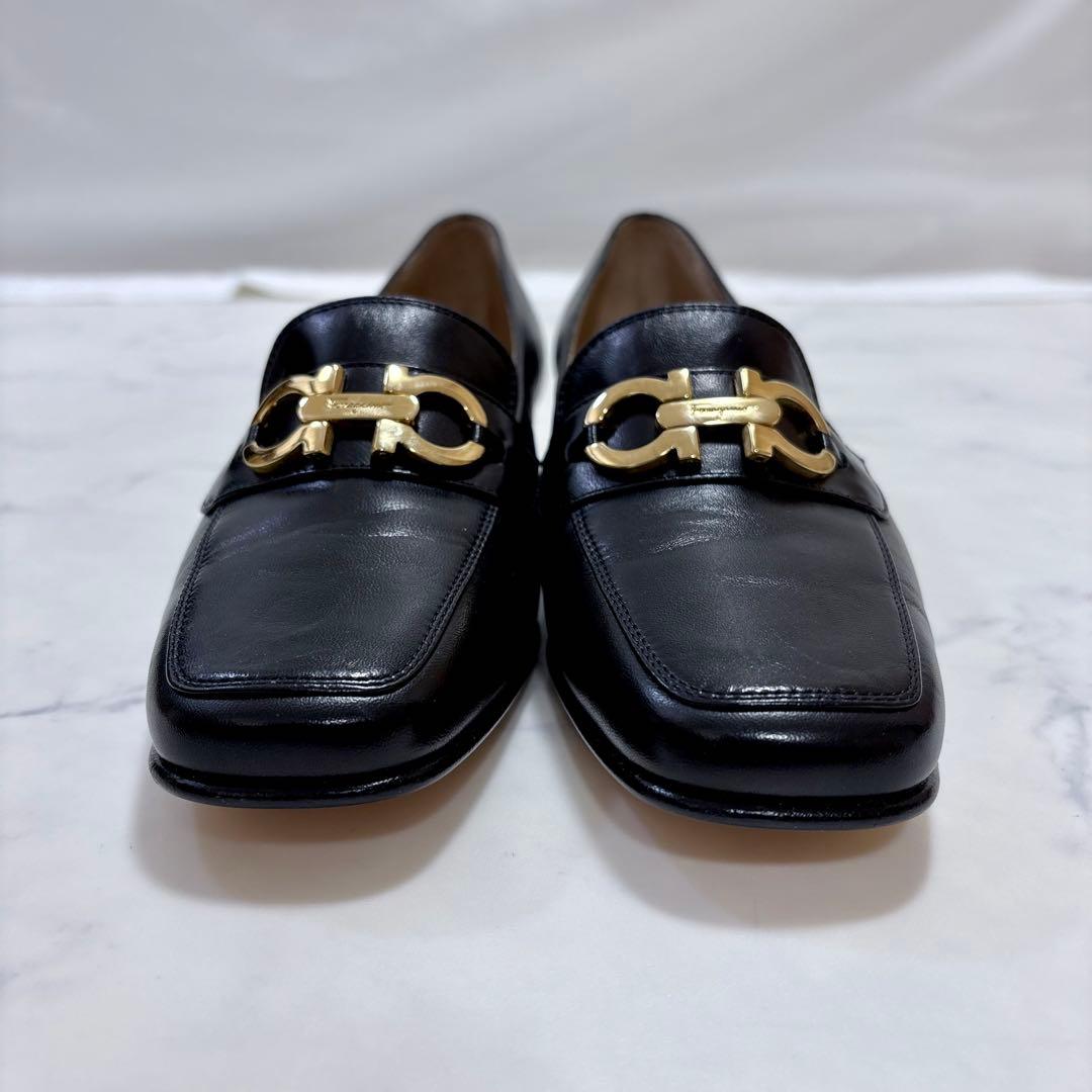 未使用級 Ferragamoガンチーニ ローファー 黒 7C 23.5cm
