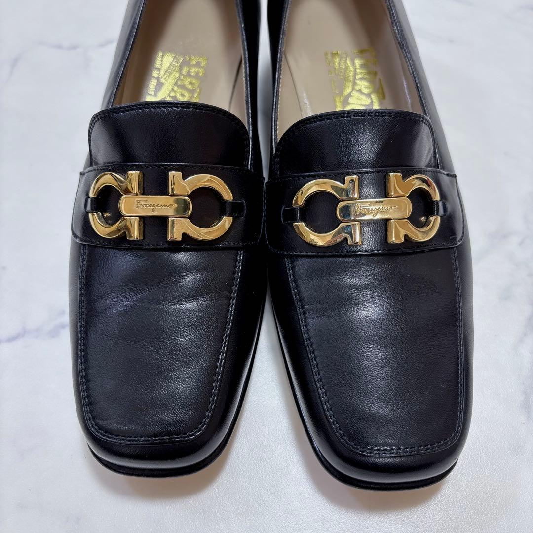 未使用級 Ferragamoガンチーニ ローファー 黒 7C 23.5cm