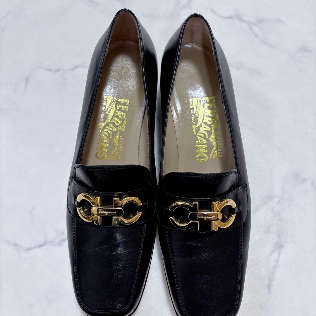未使用級 Ferragamoガンチーニ ローファー 黒 7C 23.5cm