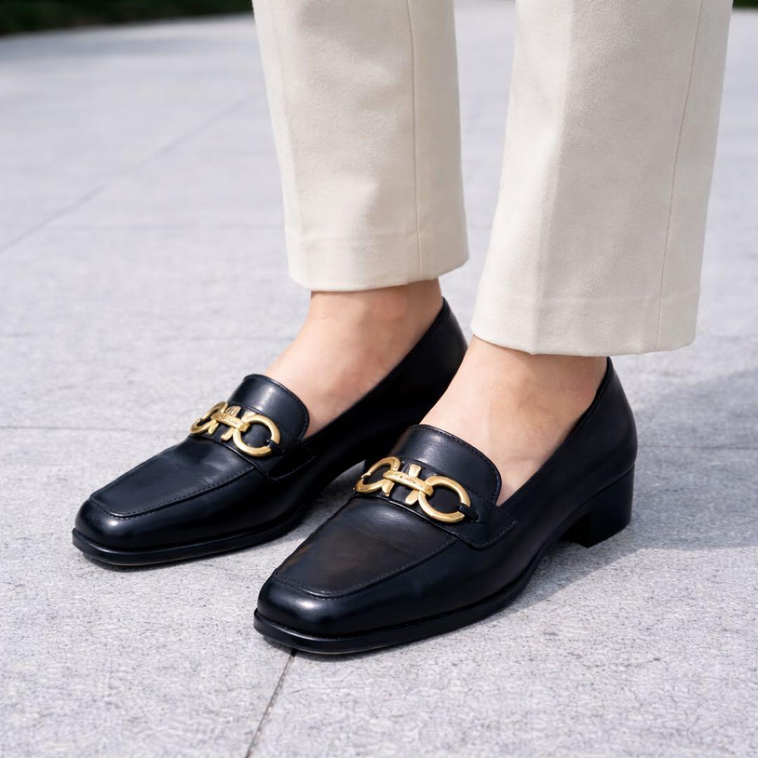 未使用級 Ferragamoガンチーニ ローファー 黒 7C 23.5cm