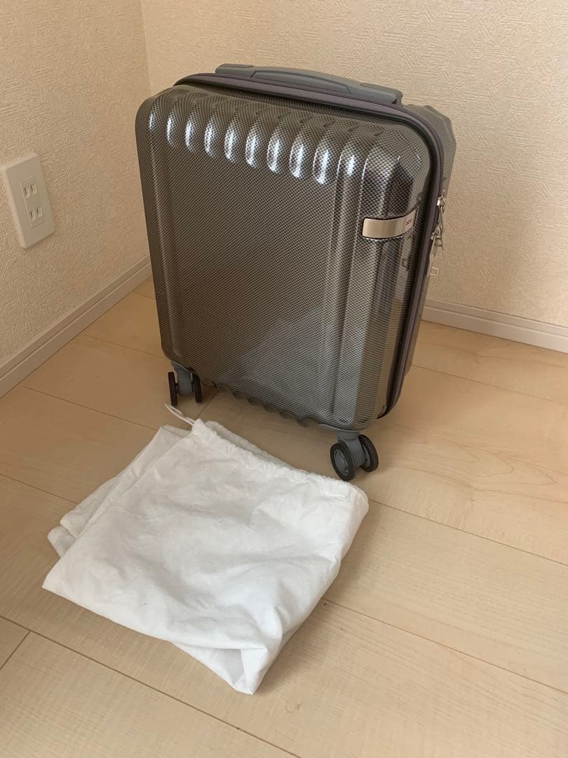 ace. グレー 中型キャリーケース 保護袋付き　鍵なし 楽天市場】【最大46倍 2/25限定】 ノベルティ付 エース スーツケース L