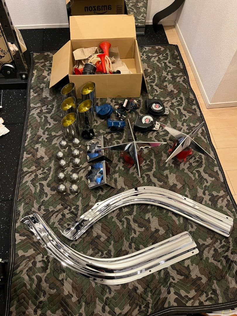 UHKS スピンナーとブラケットのみ ふそう用低床4軸19.5インチホイールスピンナー用ブラケットセット