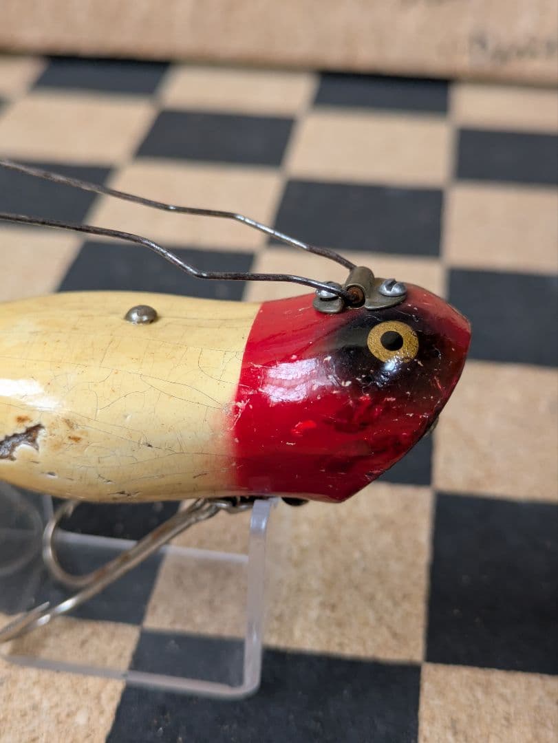 1310.HEDDON WEEDLESS WIDOW