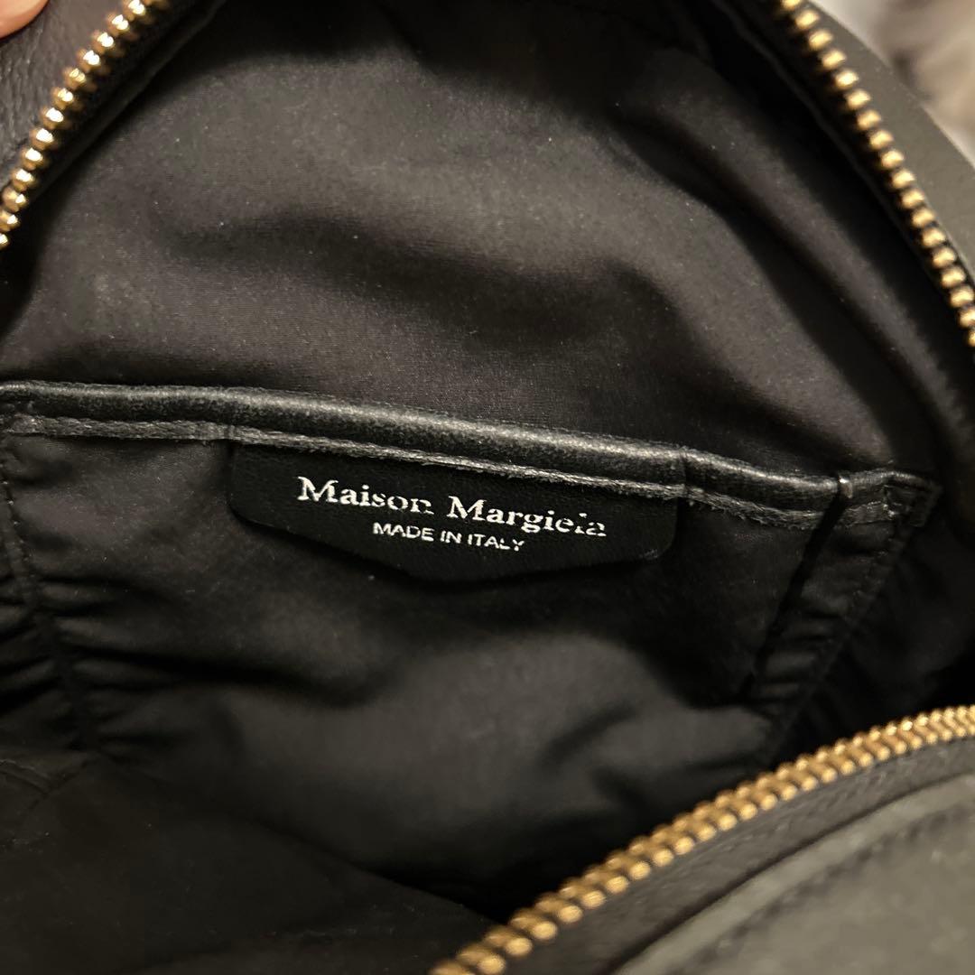 黒レザー パフデザイン リュック