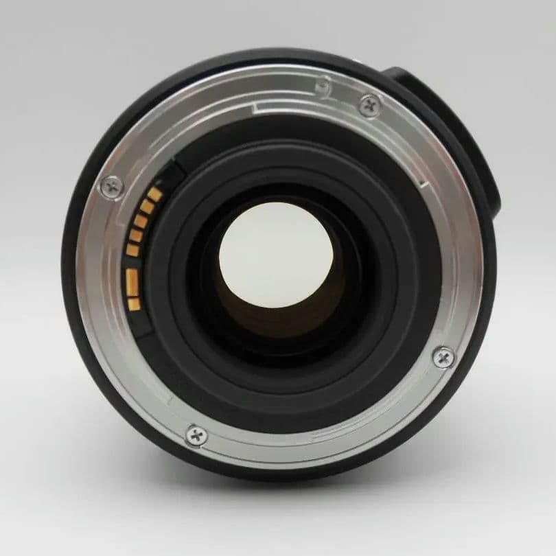 美品 キヤノン Canon EF-S 18-135mm F3.5-5.6 IS