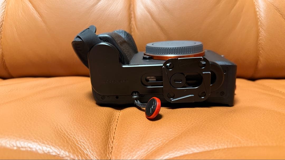 極美品】SONY A7IV ILCE-7M4 5600回 ピークデザイン - メルカリ
