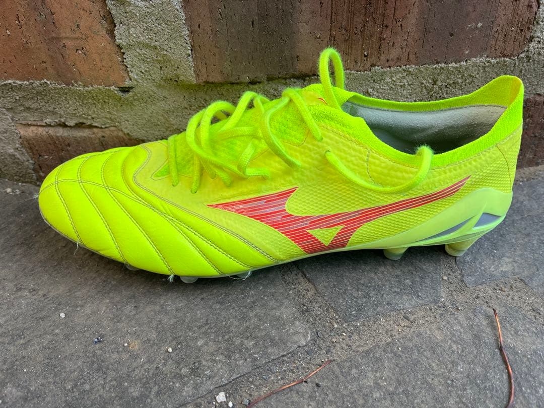 【トモキコ様】ミズノ モレリア ネオ 4 β elite イエロー 29.0cm