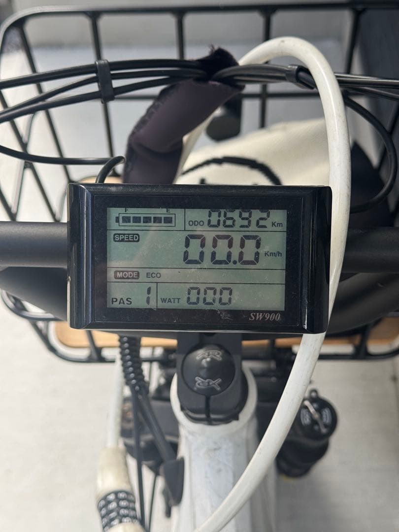 フローバイク ホワイト 電動アシスト自転車 カゴ付き FLOW