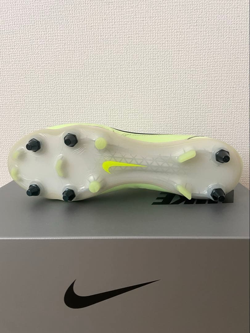 NIKEティエンポレジェンド9 SG/ベアリーボルト(27.5cm)