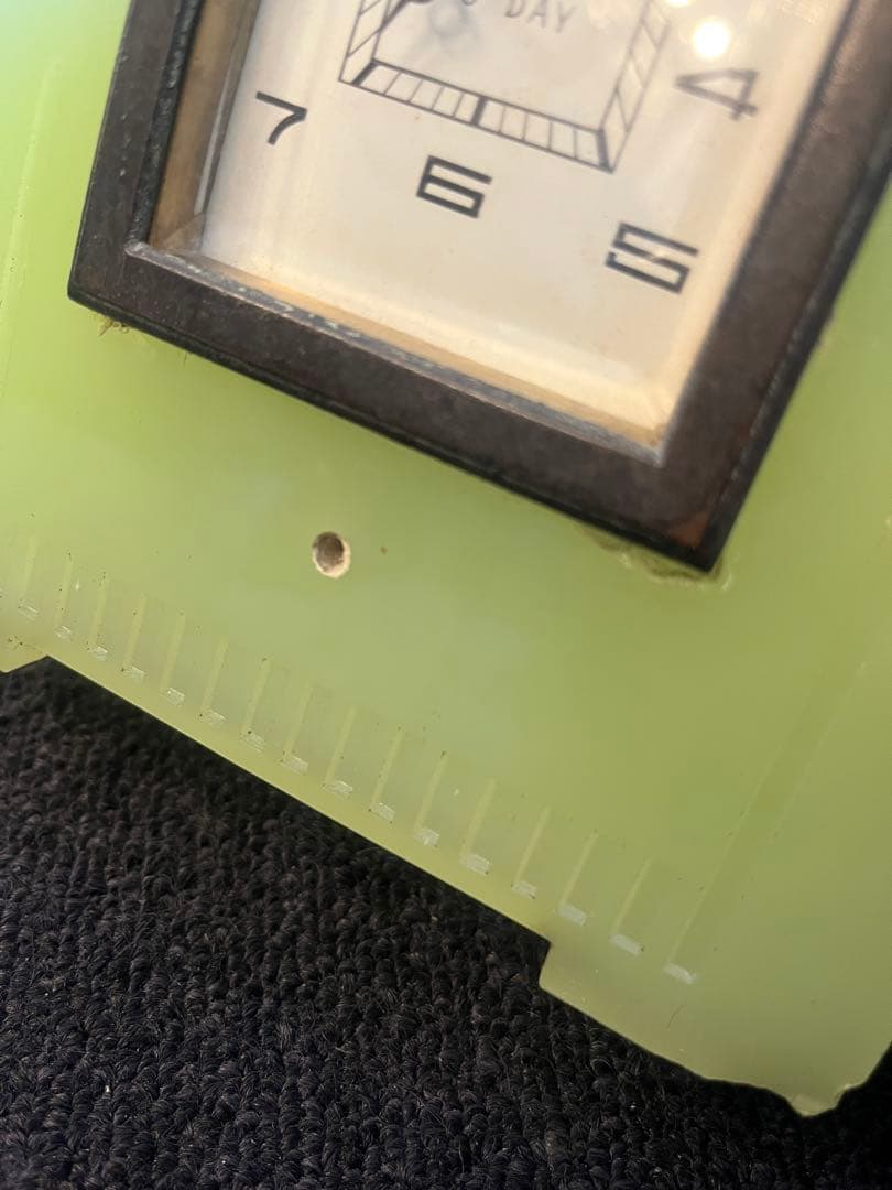 アールデコ翡翠ガラス置時計 1930年代 骨董品 ウランガラス上海