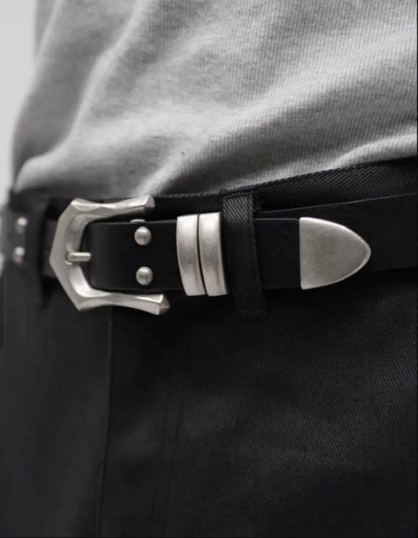 完売品) 【CS】STUDS LEATHER BELT - メルカリ