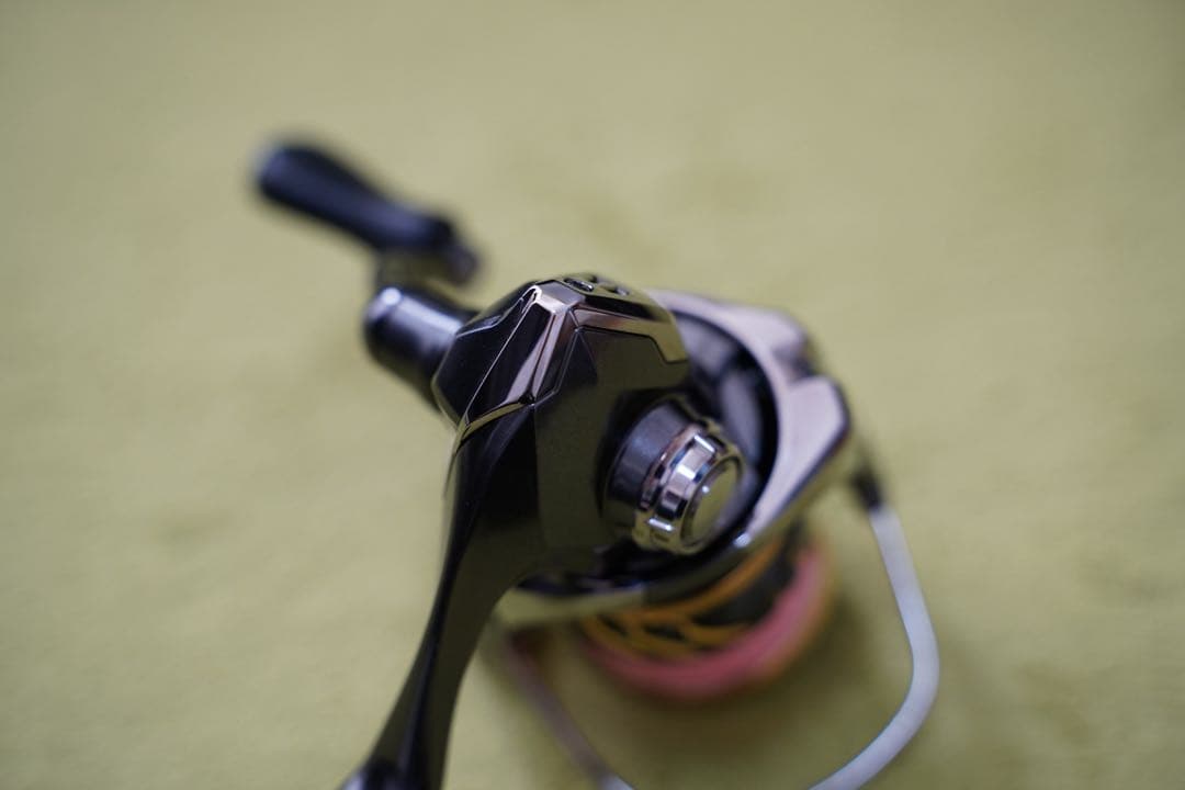 20 TWIN POWER C2000SD スピニングリール ファッション