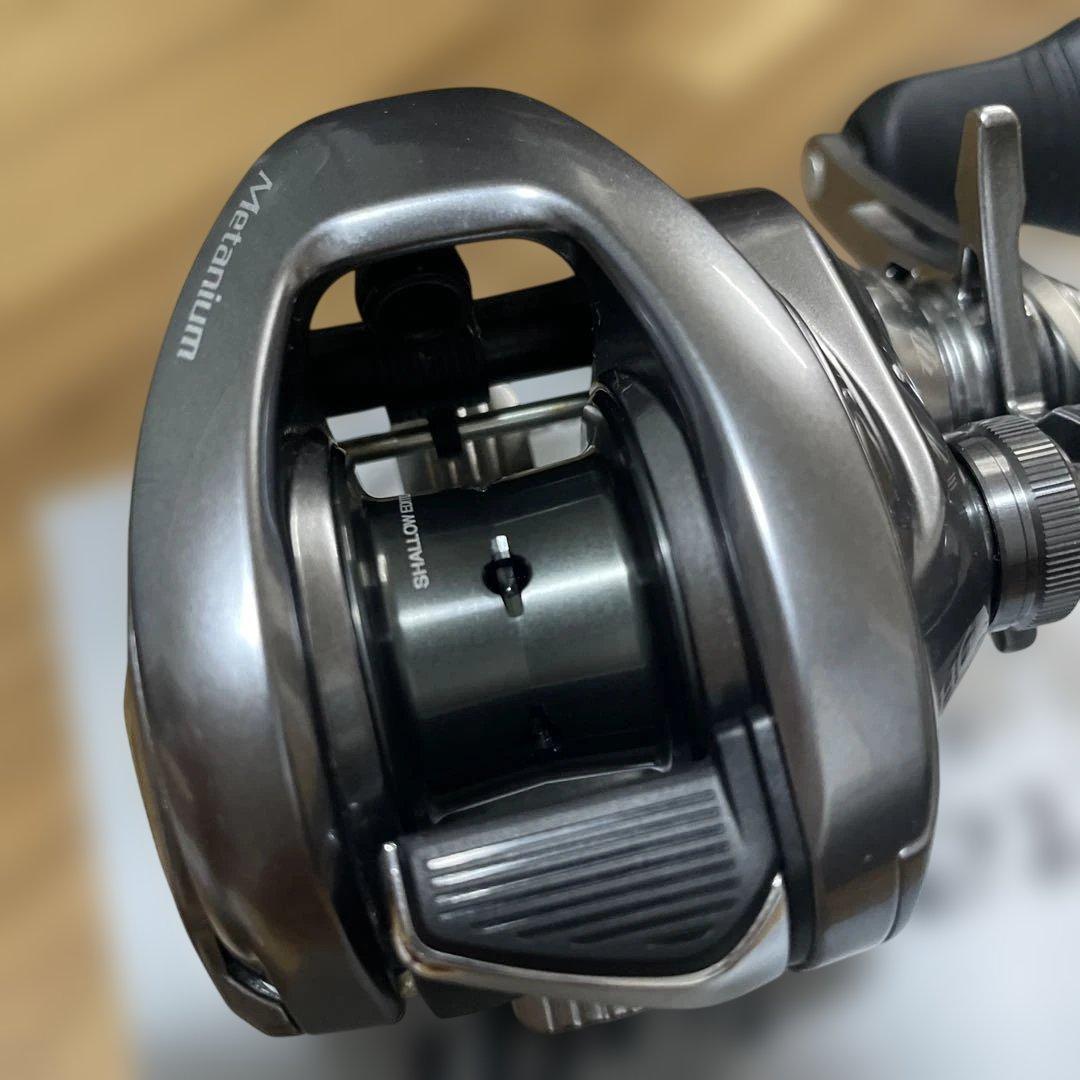 22メタニウム シャローエディション HG 右ハンドル SHIMANO