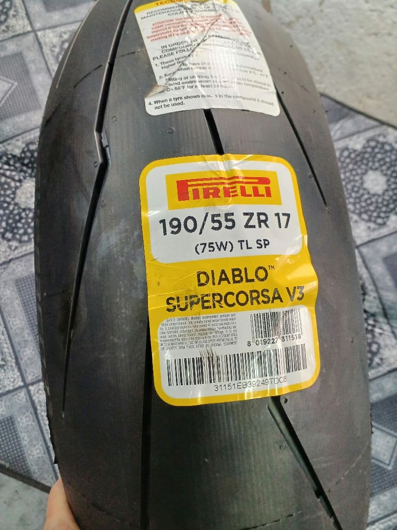 ピレリ　スーパーコルサV3 SP 190/55ZR17新品！ ピレリ ディアブロ スーパーコルサ SP V3 190/55ZR17 (バイク用タイヤ