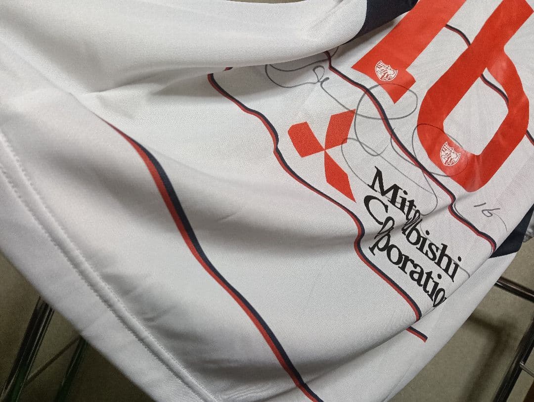 激レア・美品】 FC東京 ネイサン・バーンズ サイン入り2016Aユニフォーム