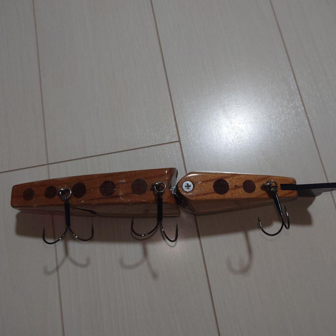 ビッグベイト TOMCAT 木製ルアー