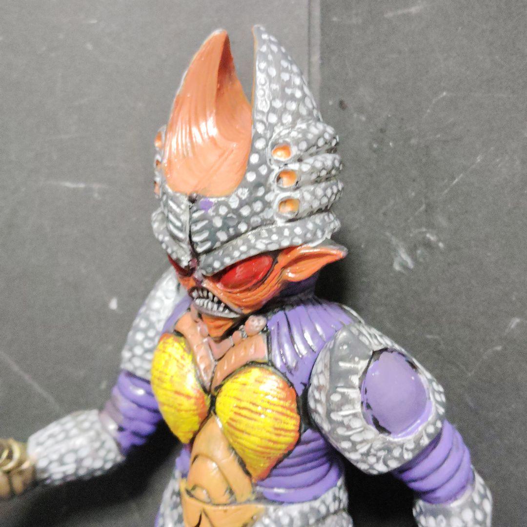 ウルトラ怪獣旧型絶版ベンゼン.ベンゼンレディ星人ソフビ（2773.2774）