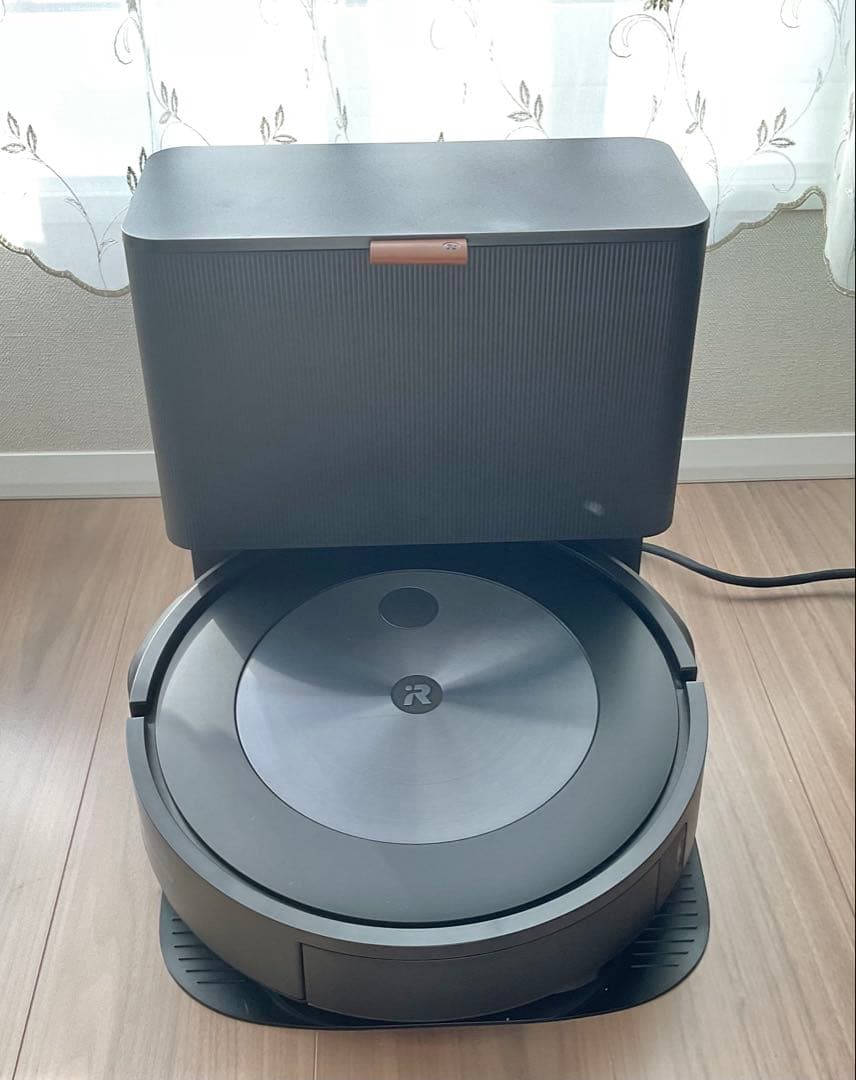 iRobot　ルンバ j7+　箱なし　累計稼働時間は20時間45分　説明書有り Amazon | アイロボット(IRobot)ルンバ j7+ ロボット掃除機 カーペット