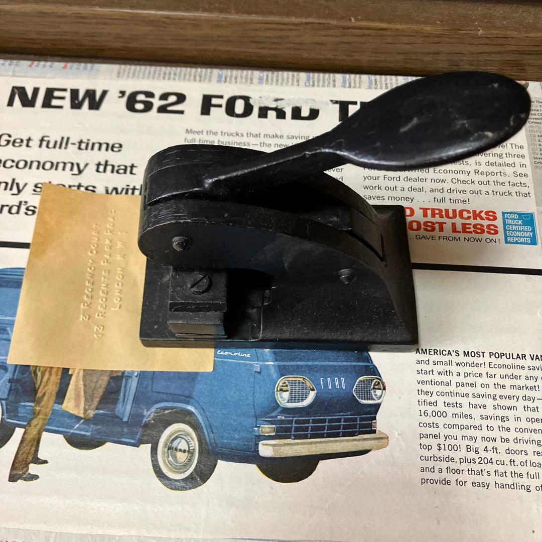 輸入品　ビンテージ エンボッサー 横3列文字 カンパニーエンボッサー 輸入品 ビンテージ エンボッサー 横3列文字 カンパニーエンボッサー