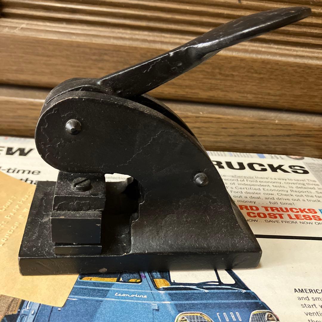 輸入品 ビンテージ エンボッサー 横3列文字 カンパニーエンボッサー