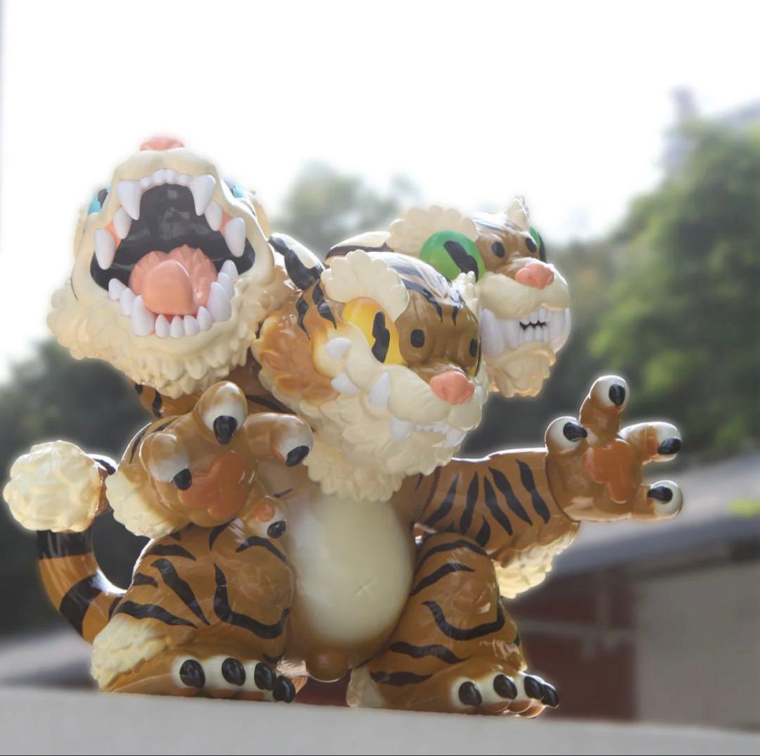 GRAPE BRAIN × STRANGECAT TOYS 三面猛虎 コショウ - メルカリ