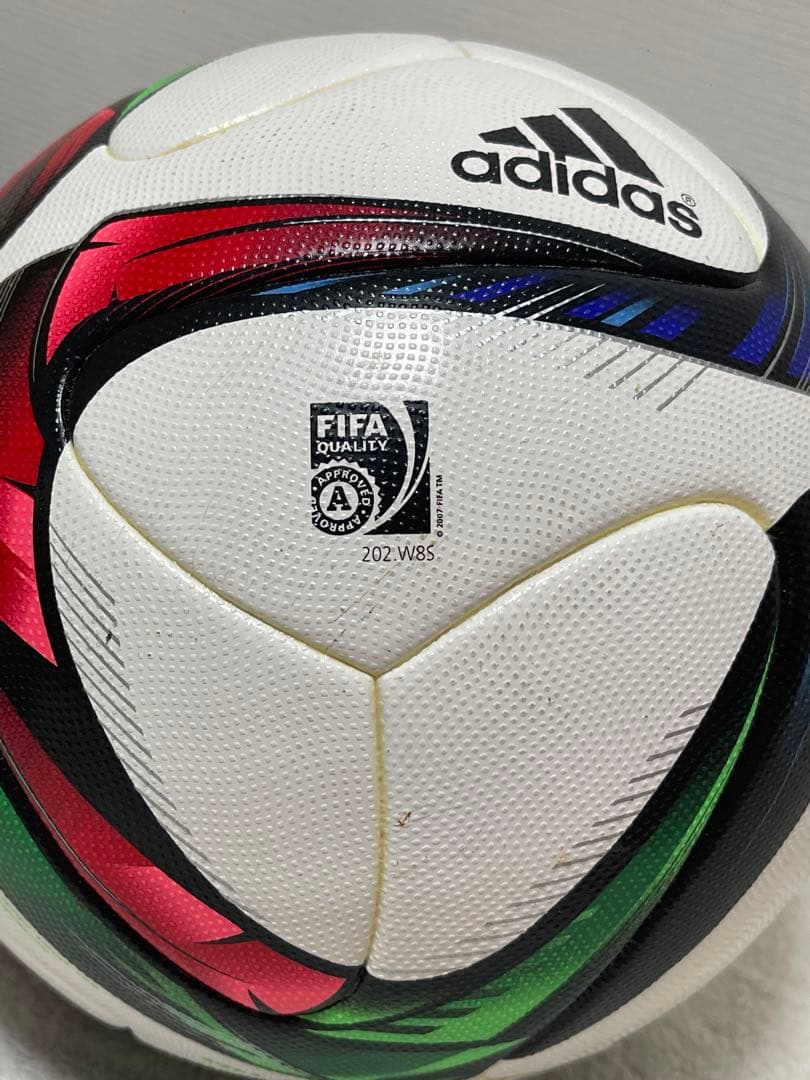 アディダスサッカーボール公式球 5号 CONEXT15 FINAL 2015 - メルカリ