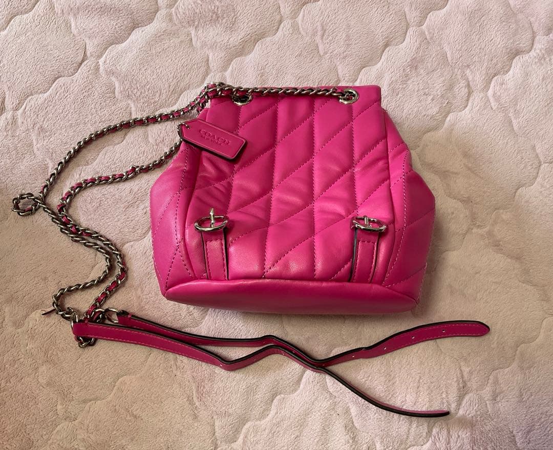 レア商品 COACH コーチ タビー キルティングバッグパック ドラゴンフルーツ