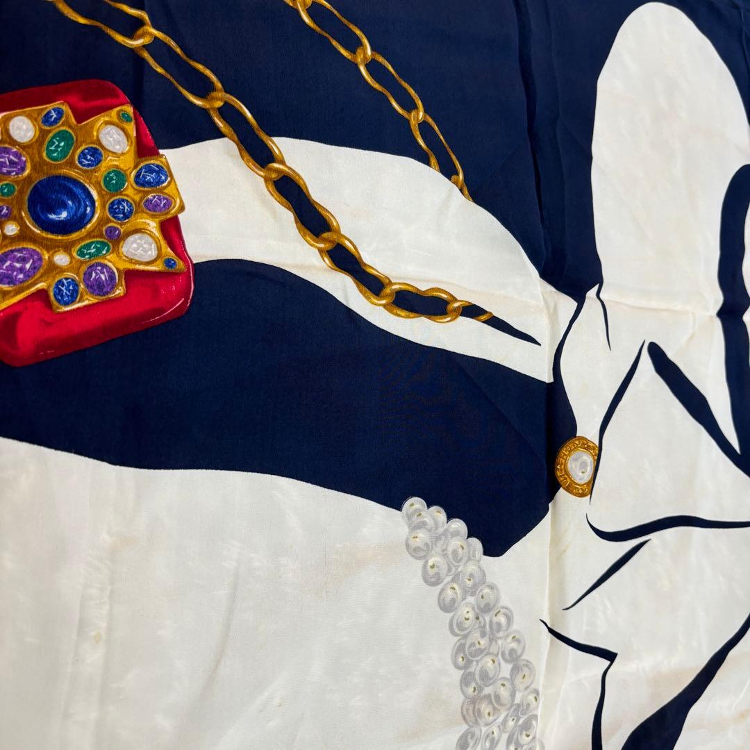 美品✨CHANEL シャネル マドモアゼル スカーフ カレ90 ブラック - メルカリ