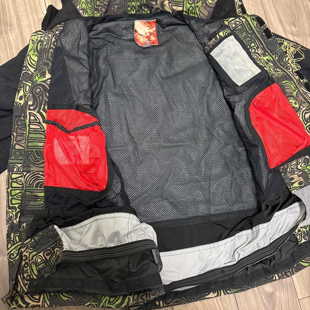 GUSH スノーボードウェア（ジャケット） Mサイズ 希少ブランドGUSH