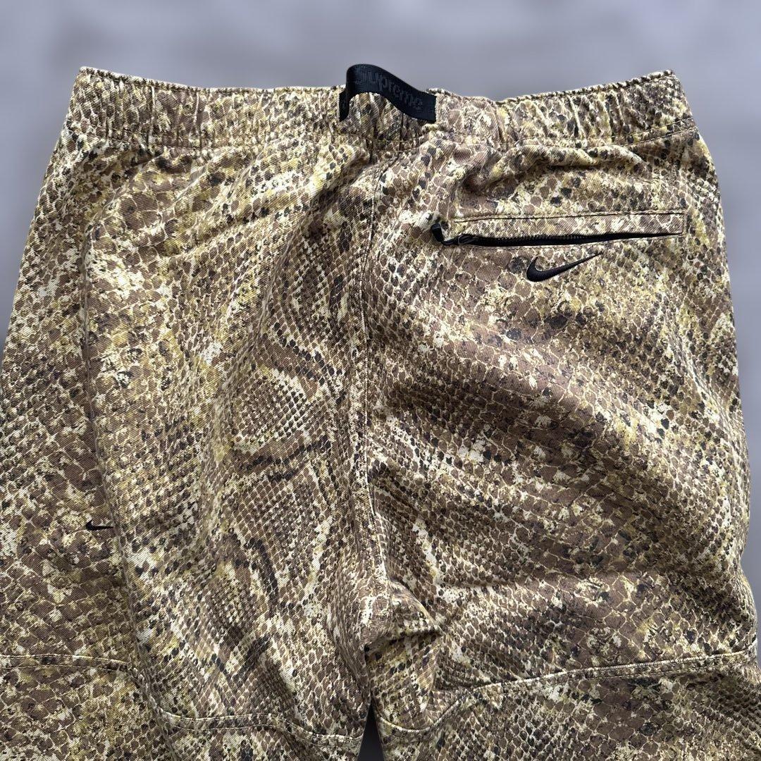 クルペッコ様専用Nike ACG x Supreme ヘビ柄ワークパンツ