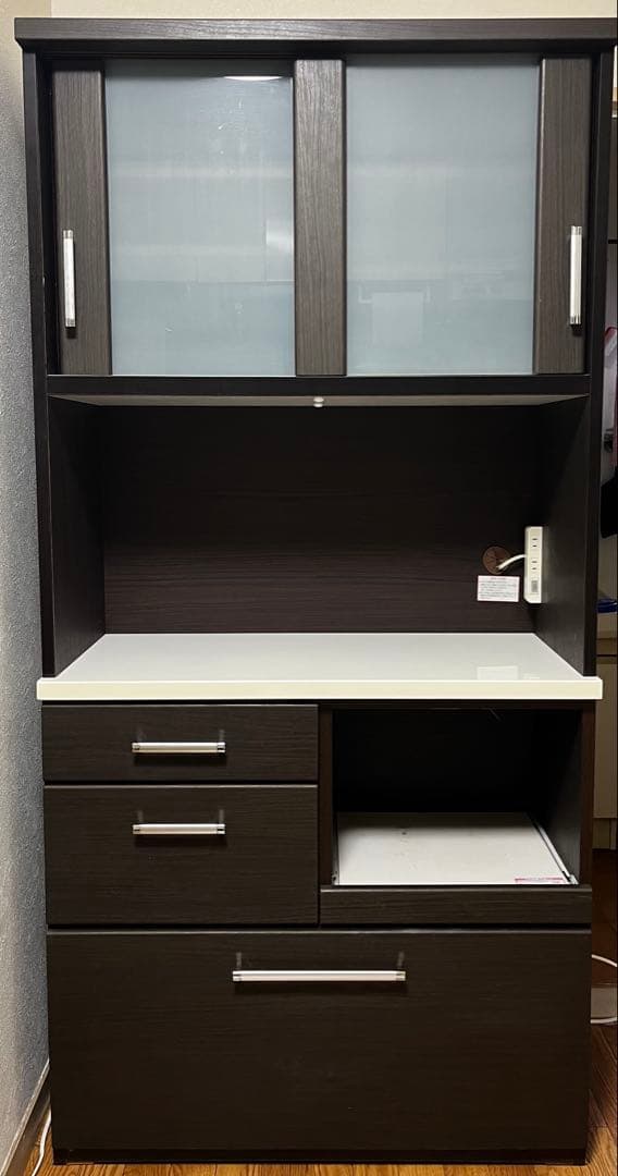 送料込み】ダークブラウン 食器棚 ガラス扉付き