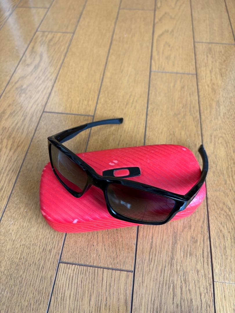 OAKLEY OO9247-09 偏光サングラス ブラック ケース付 美品 - 小物新 モデル